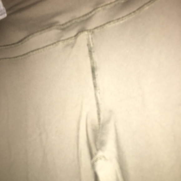 New f21 OLIVE GREEN LEGGINGS - Picture 3 of 4